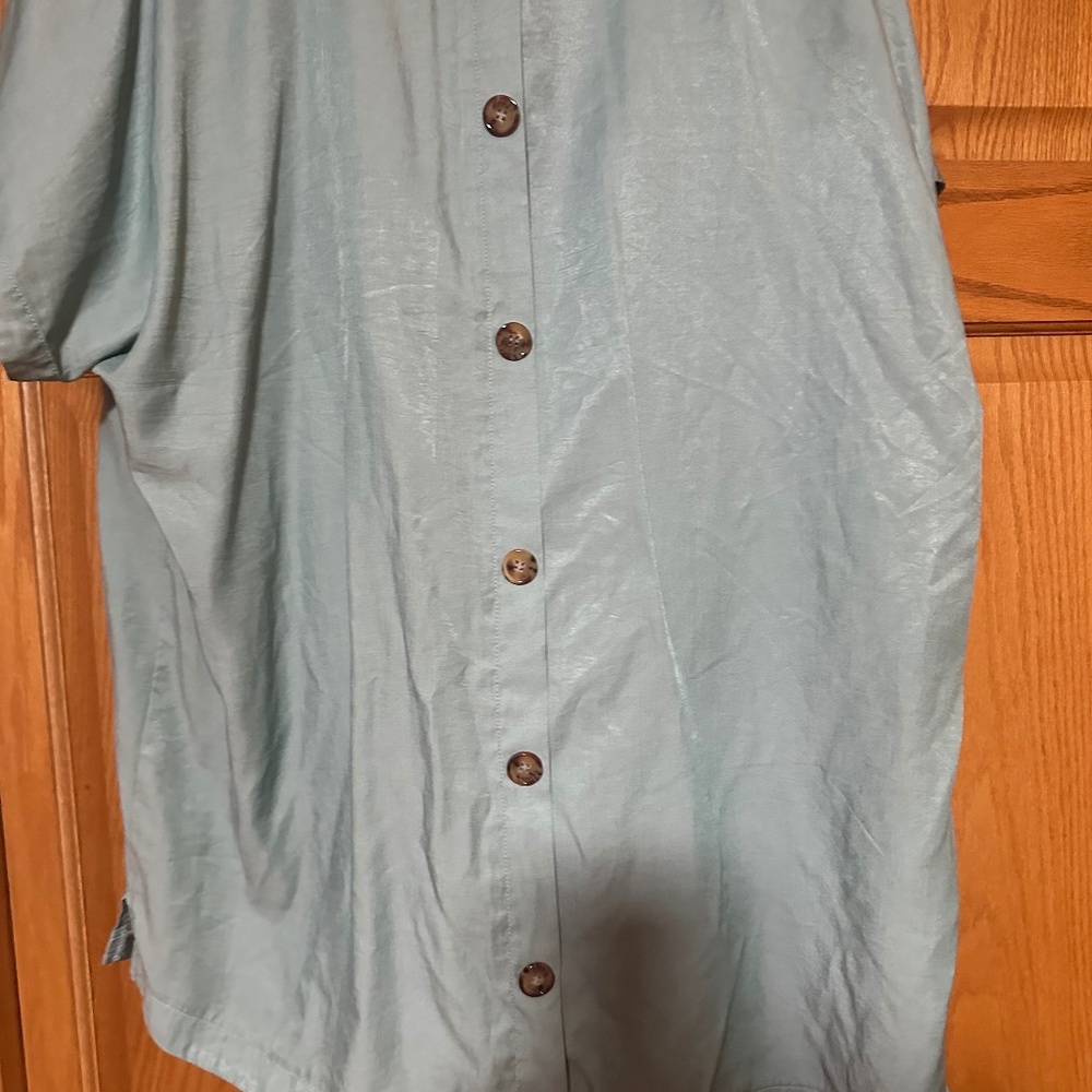 Women’s shirt